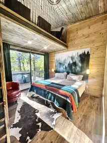 Hot Tub-Sauna-Pickleball-Views-Hikes-Fire Pit - Image 5