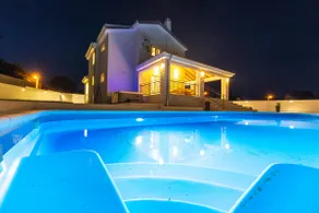 Villa Relax - private pool & Jacuzzi & sauna & gym - Image 4
