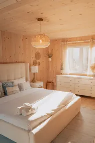 Le Chardonnay | Spa Near the Lake | Sleeps 10 - Image 4
