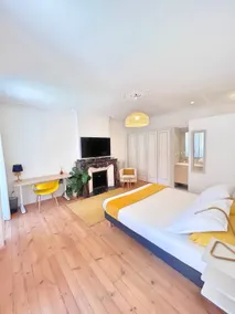 160 m2 - Center - 3 bathrooms - 2 toilets - Parking - - Image 3