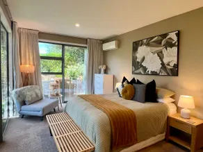 5-Star Boutique Retreat - Image 3