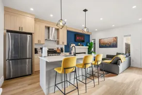 New 1500 ft² Home AC & Garage | 7 mins DT |Sleep 8 - Image 4