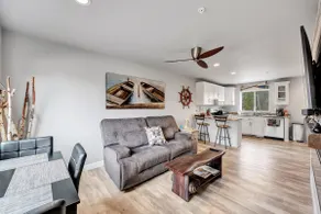 Luxury Loft Retreat- Walkable Downtown Vibes! - Image 3