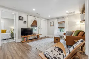 Downtown Wilmington Bungalow - Image 2
