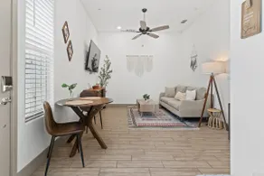 Cute & Chic Private Guest Suite w/King Bed! - Image 2