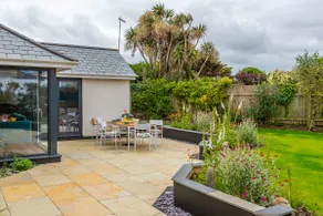 Dolphins Beach Retreat at Widemouth Bay, Cornwall - Image 3