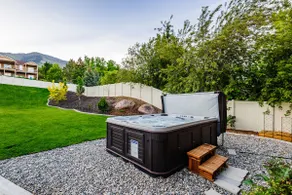Beautiful home, fun GAME room /Hot Tub/Sleeps 22+ - Image 3