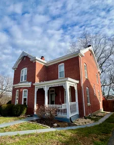 Gorgeous Historic Victorian - 4 bedrooms 2 bathrooms - 4 Blocks Walk to Town - Image 2