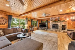 Lakefront • Hot Tub • Rec Room • Near WI Dells - Image 3