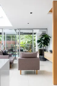 Walking distance to beach….Sunshine Beach Gem - Image 3