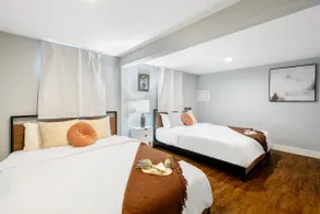 Stylish Lower Unit | 8 Mins to Ferry Terminal - Image 5