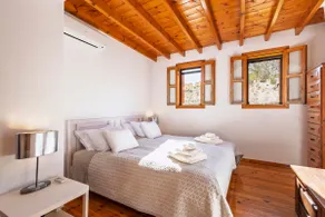 Maison de ville médiévale, jardin-barbecue et terrasse, une connexion Wi-Fi gratuite, tous accessibles à pied - Image 2