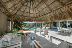 Esmeralda Oasis with private pool and 5 min to the beach! - Image 2