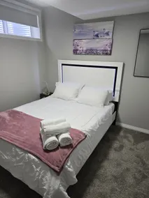Beautiful & Cozy suite - 2 Bedroom - NW Calgary. - Image 3