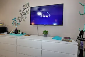 Comfy Studio King bed, Fast Wi-Fi, Hulu, Coffee - Image 5
