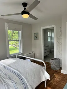 Pet friendly 6-bdrms w Private Lake + EV - Image 4