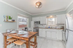 4BR I 5 mins to NDSU, King, Pack n play, Backyard - Image 3