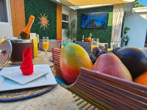 Enjoy Sunny days-PooLSide Swim‑Up Bar on the Canal - Image 5