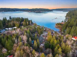Hot Tub Cabin #11 - Image 5
