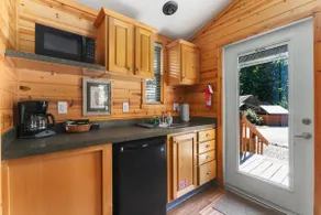 Hot Tub Cabin #12 - Image 4