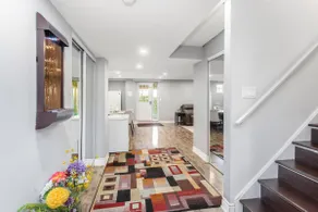 Adorable 2-Bedoom walkout basement Apt - Image 4