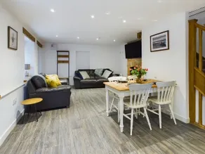 Weavers Barn Sleeps 6 With Hot Tub - Image 3
