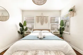 Cozy Boho Home-Block from Sea - Image 3