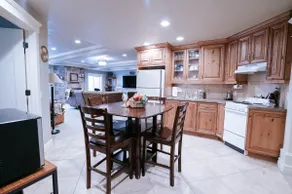 The Homestead | Spacious Retreat for 5–8 Guests - Image 3
