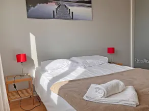 Spacious two bedroom apt with a large private roof terrace with panoramic view - Image 3