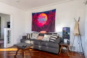 2 bedroom apartment in a very safe neighborhood - Image 2
