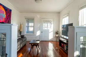 2 bedroom apartment in a very safe neighborhood - Image 3