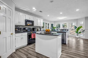 Exclusive Hanover Retreat Near Mall of GA - Image 2