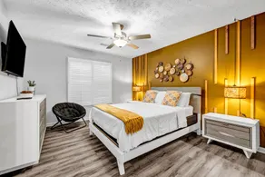 Exclusive Hanover Retreat Near Mall of GA - Image 3