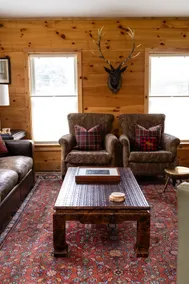 Charming, Cabin-like apt above Noon Mark Diner - Image 3