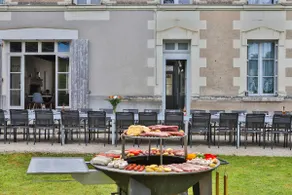 Exceptional estate with swimming pool and reception - Image 5