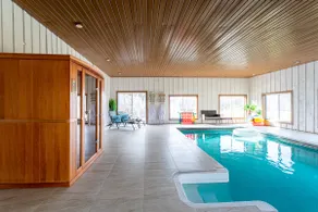 Indoor Heated Pool + Sauna + Creek, Spacious 4Bdrm - Image 2