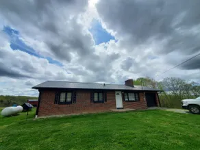 Classic West Virginia Rustic 3 Bedroom House - Image 2