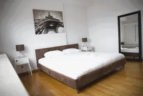 Charming Penthouse in the City Center - Image 4