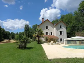 Gîte with pool on private property - Image 2