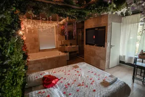 The LOVE ROOM Amazon Experience - Image 4
