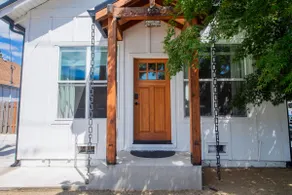 1800s Storefront · Hot Tub · Pets OK · Rogue River - Image 2