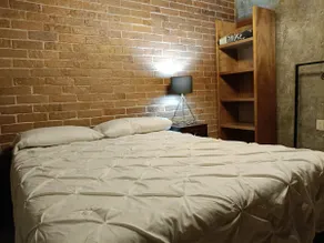 Loft Industrial Charm @TLC/Wi-Fi/ kitchen/ desk /TV - Image 2