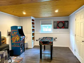 Sparkling Clean Saratoga home near SPAC & Track Pets - Image 3