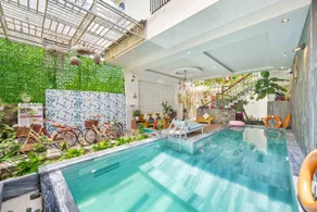 Walk to every where,2' to riverside,pool villa 5BR - Image 3