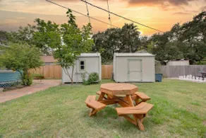 Flam Buoy! 2/1 cottage w Giant Chess ! Fire Pit - Image 4