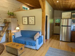 Peaceful forest cottage getaway - Image 3