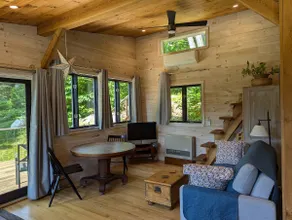 Peaceful forest cottage getaway - Image 2
