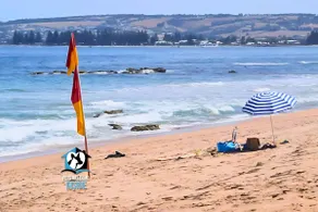Stones Throw to Beach & Chiton Surf Club - Image 5
