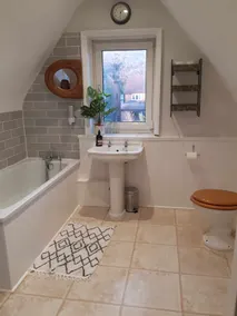 Lovely 3 bed condo - Image 2