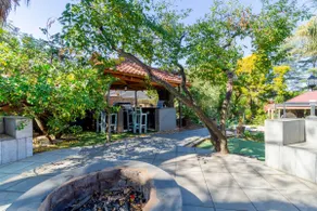 Cheerful 1-bedroom cottage, access to shared pool - Image 2